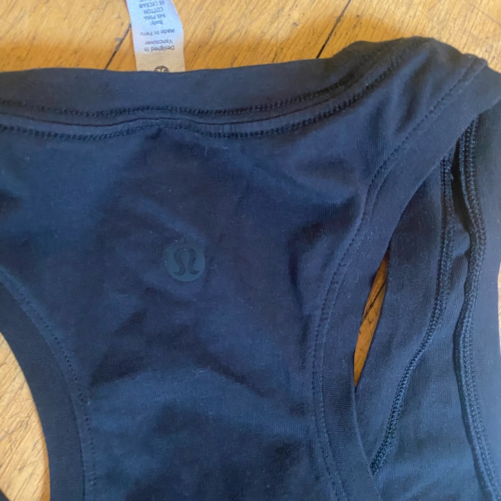 Lulu lemon black racer back tank top. Size 2. Amazing condition!! - Picture 3 of 4